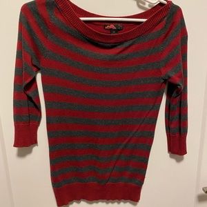 Forever 21 maroon & gray sweater size small. 3/4 sleeve